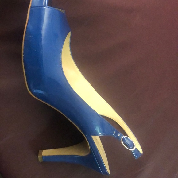 Franco Sarto- Blue Heels Size 10 - Picture 5 of 6